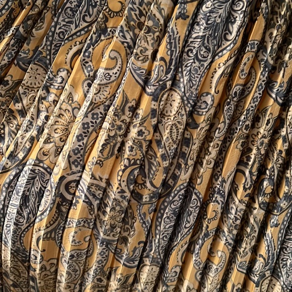 Pleated Lularoe Skirt XL - Picture 2 of 4